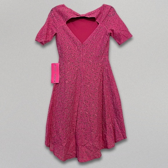 Betsey Johnson Floral Lace Dress Fit & Flare Cutout Back Short Sleeve Pink 6 NWT - Picture 4 of 10
